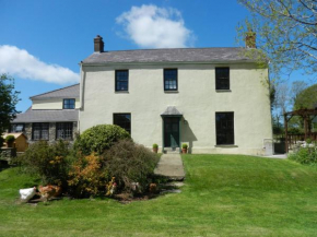 Отель Cilwen Country House Bed and Breakfast  Кармартен